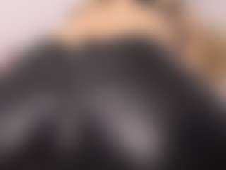 Live cam show with APRIL-ROSES - Petite on SpunkLive