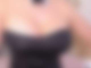 Live cam show with APRIL-ROSES - Asshole Curvy on Camsoda
