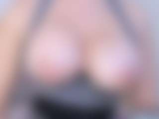 APRIL-ROSES's Live Sex Cam Show