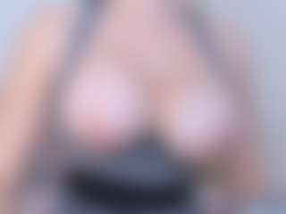 APRIL-ROSES's Live Sex Cam Show
