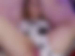 Nicole MILF webcam performer live streaming