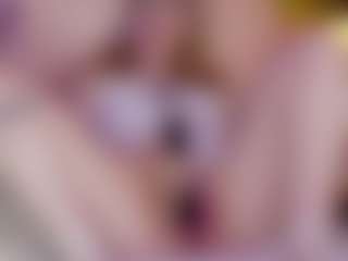 Nicole MILF webcam performer live streaming