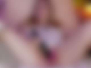 Nicole MILF webcam performer live streaming