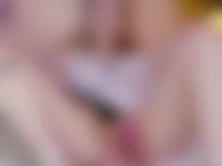 Nicole MILF webcam performer live streaming