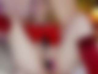 Nicole MILF webcam performer live streaming