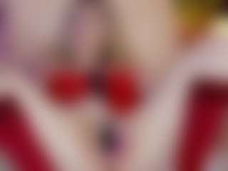 Nicole MILF webcam performer live streaming
