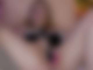 Nicole MILF webcam performer live streaming