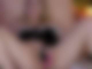 Nicole MILF webcam performer live streaming