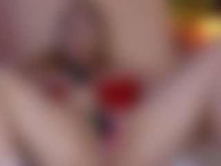 Nicole MILF webcam performer live streaming