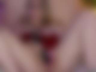Nicole MILF webcam performer live streaming