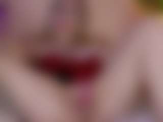 Live cam show with Nicole - Average on Milfs Live