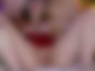 Live cam show with Nicole - Fingering MILF on Milfs Live