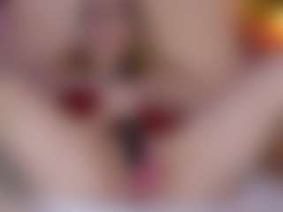 Nicole MILF webcam performer live streaming