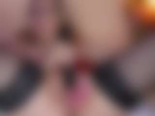 Nicole MILF webcam performer live streaming