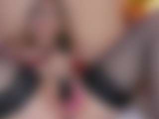Live cam show with Nicole - Mature MILF on Cam Slut