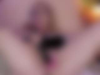 Nicole MILF webcam performer live streaming