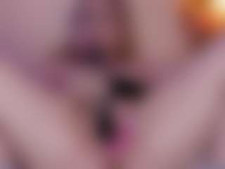 Live cam show with Nicole - Squirt MILF on Free Soda