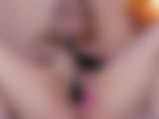 Live cam show with Nicole - Small Tits Mature on Dolls Live