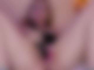 Live cam show with Nicole - Small Tits on Camsoda