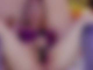 Live cam show with Nicole - Blonde Hair MILF on xxxlivecams.org