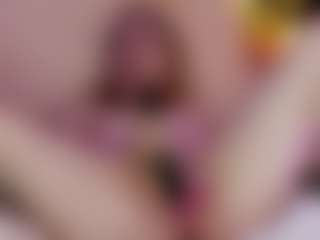 Nicole MILF webcam performer live streaming