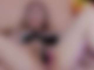 Nicole MILF webcam performer live streaming