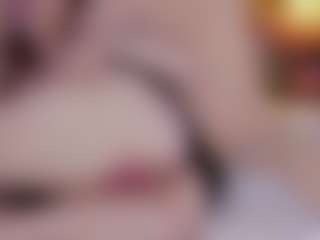 Nicole MILF webcam performer live streaming