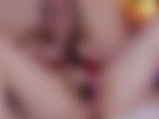 Nicole MILF webcam performer live streaming