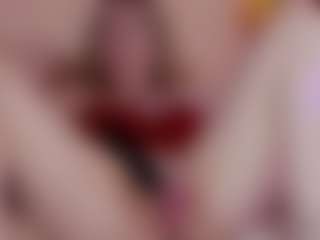 Nicole MILF webcam performer live streaming