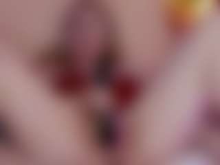 Nicole MILF webcam performer live streaming