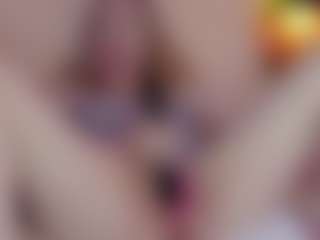Live cam show with Nicole - Average on Uber Horny