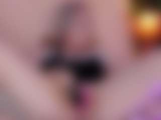 Live cam show with Nicole - Mature on fuklive.com