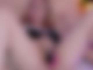 Live cam show with Nicole - Blonde Hair Middle Aged on Cam Slut