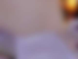 Live cam show with Nicole - Blonde Hair MILF on chickslive.net