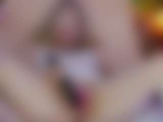 Show de câmera ao vivo com Nicole - Small Tits Mature no Camsoda