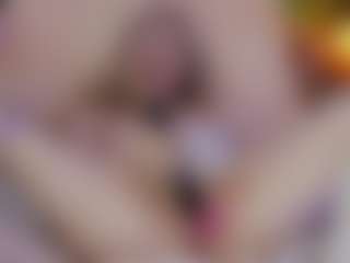 Live cam show with Nicole - Blonde Hair MILF on TastyBlacksLive
