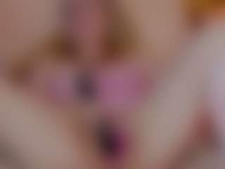 Live cam show with Nicole - Middle Aged on StripNow