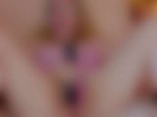 Live cam show with Nicole - Blonde Hair Middle Aged on Hubzter Live