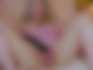 Show live cam dengan Nicole - Blonde Hair di Camsoda