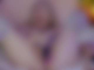 Live cam show with Nicole - Blonde Hair MILF on https://playwithruby.com