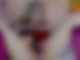 Nicole MILF webcam performer live streaming