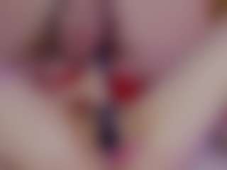 Nicole MILF webcam performer live streaming