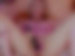 Nicole MILF webcam performer live streaming