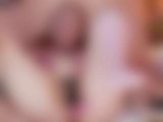 Live cam show with Nicole - Fingering MILF on CamClone