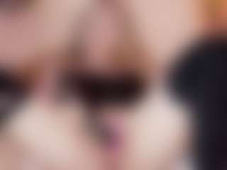 Nicole MILF webcam performer live streaming