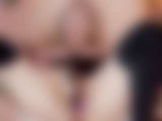 Nicole MILF webcam performer live streaming