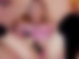 Live cam show with Nicole - Blonde Hair Middle Aged on xfollow cams