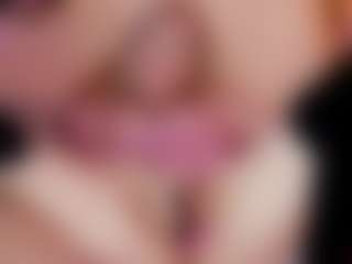 Live cam show with Nicole - Blonde Hair Middle Aged on Big Tits