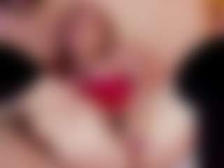 Nicole MILF webcam performer live streaming