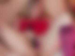 Live cam show with Nicole - Blonde Hair Middle Aged on StripNow